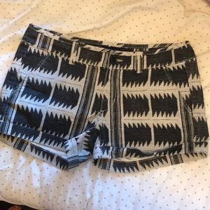 American Eagle Midi shorts size 4, tribal print
